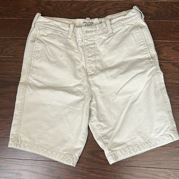 COPY - Vintage Abercrombie & Fitch Khaki Button Fly Shorts - Picture 2 of 8